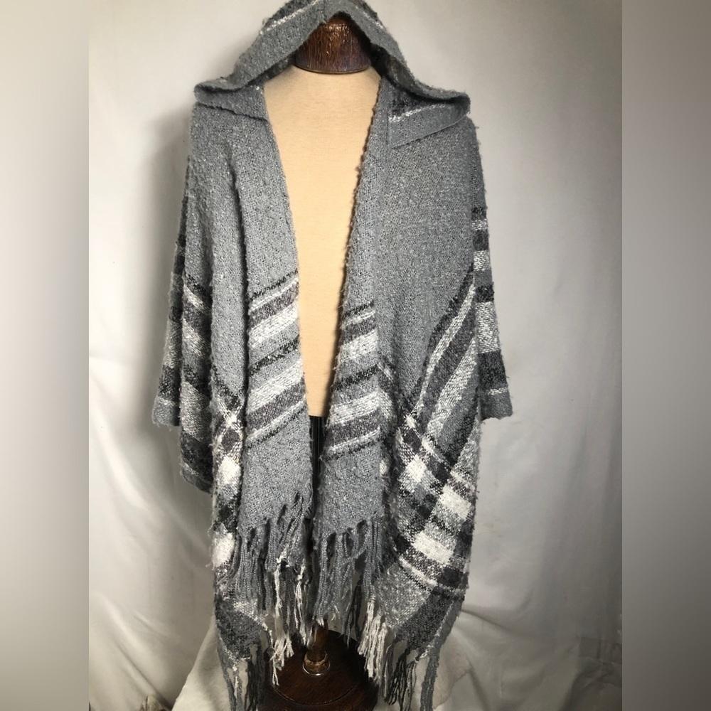 Womens Grey Shawl. One Size. Kismet. Womens Grey Shawl. One Size. Kismet.